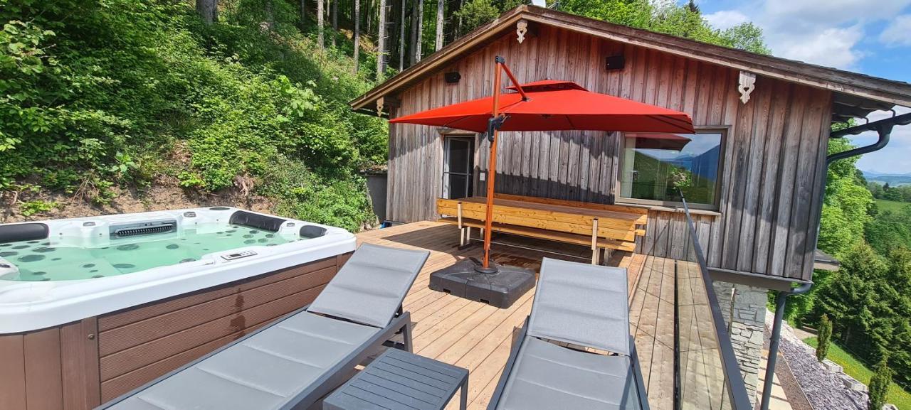 Ruhige Bergvilla In Alleinlage Am Mondsee Mit Seeblick Bergblick Und Whirlpool Innerschwand Εξωτερικό φωτογραφία